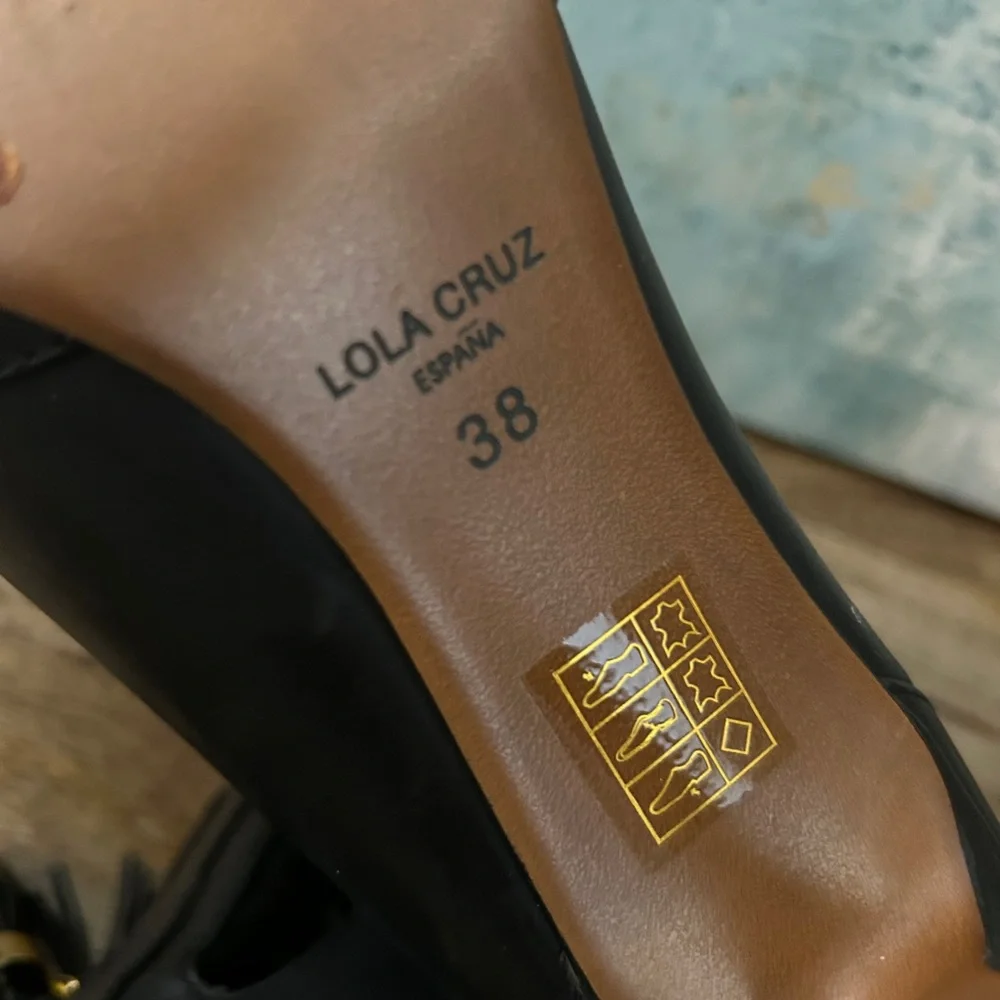 LOLA CRUZ Black Heels with Tassels - Picture 6 of 7